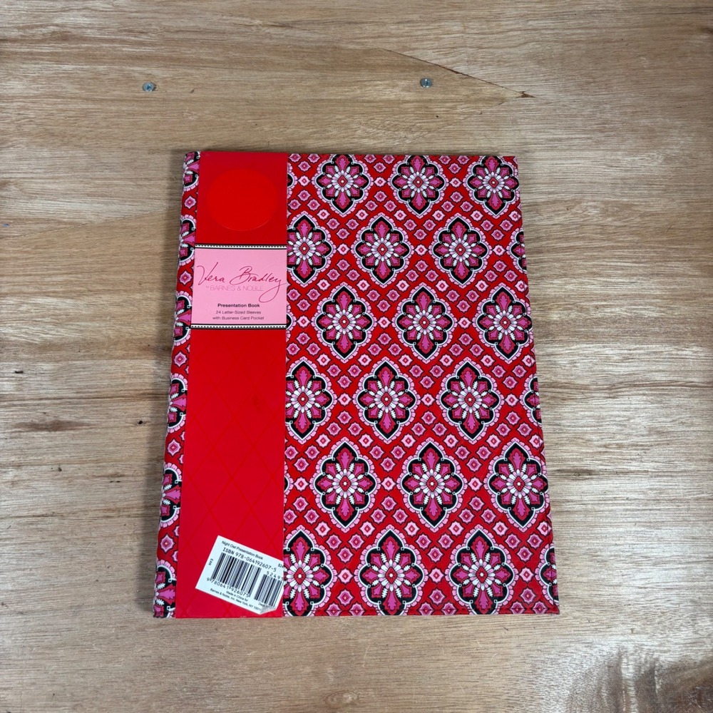 Vera Bradley Barnes & Noble Frankly Scarlet Presentation Book 24 Sleeves Red